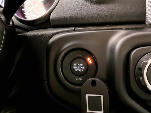 Used 2022 Jeep Gladiator Overland w/ Popular Equipment Package image 30