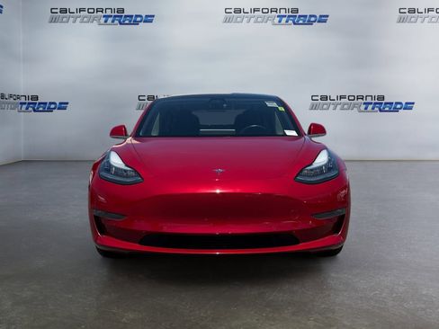 Used 2018 Tesla Model 3 Mid Range RWD image 2