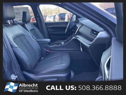 New 2026 Jeep Grand Cherokee Altitude AWD/4WD image 16
