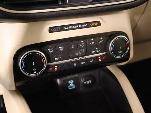 Used 2022 Ford Escape SE w/ Convenience Package FWD image 8