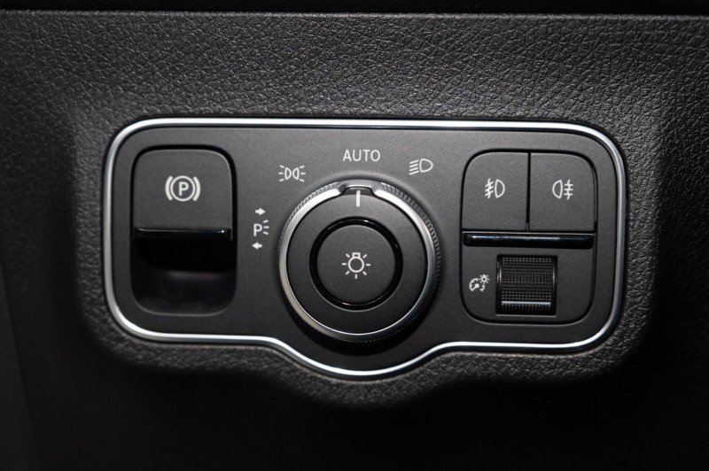 New 2026 Mercedes-Benz GLB 250 image 21
