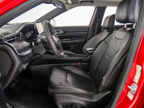 Used 2023 Jeep Compass Limited image 34