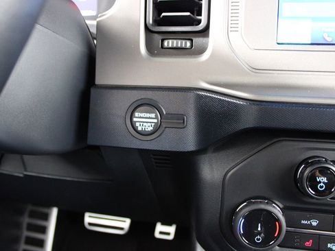 Used 2022 Ford Bronco Outer Banks image 13