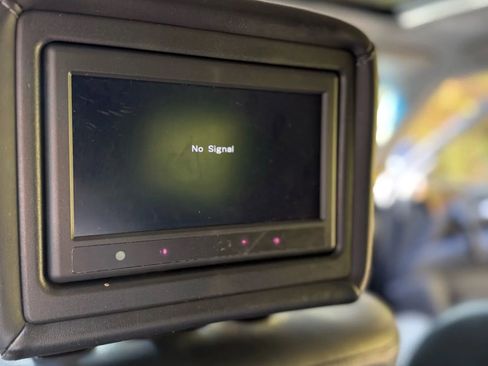 Used 2017 INFINITI QX80 2WD w/ Driver Assistance Package image 23