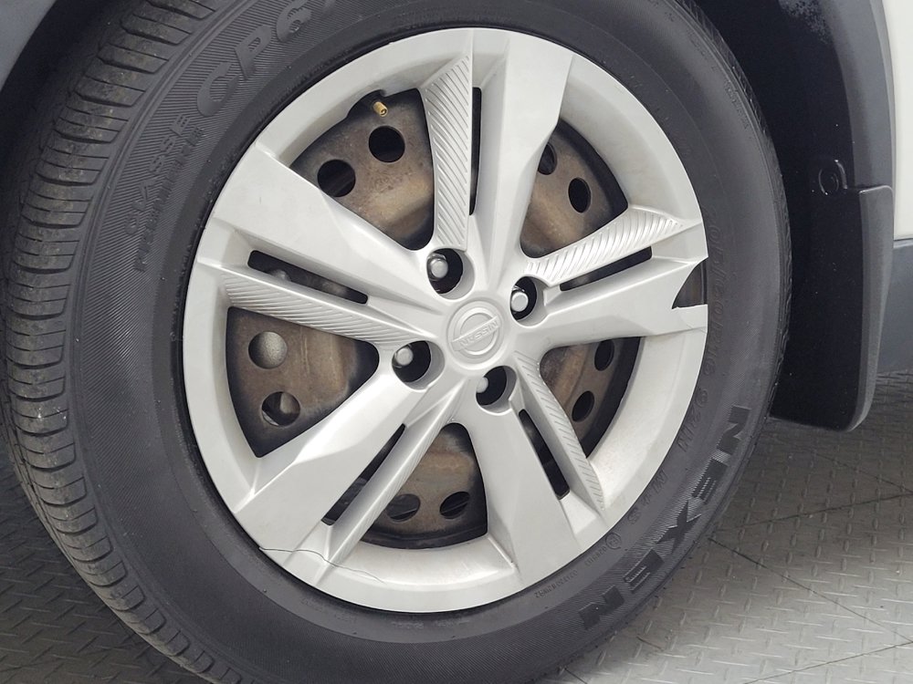 Used 2022 Nissan Kicks S FWD image 31