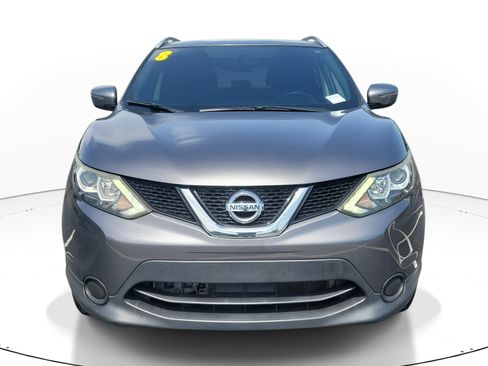 Used 2018 Nissan Rogue Sport SV FWD image 2