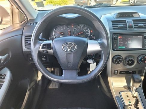 Used 2013 Toyota Corolla image 15