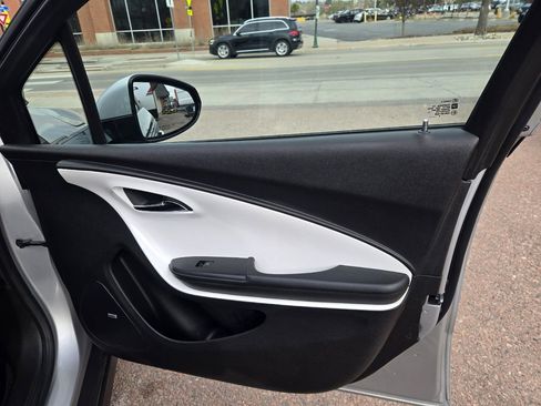 Used 2015 Chevrolet Volt Premium w/ Premium Trim Package image 22