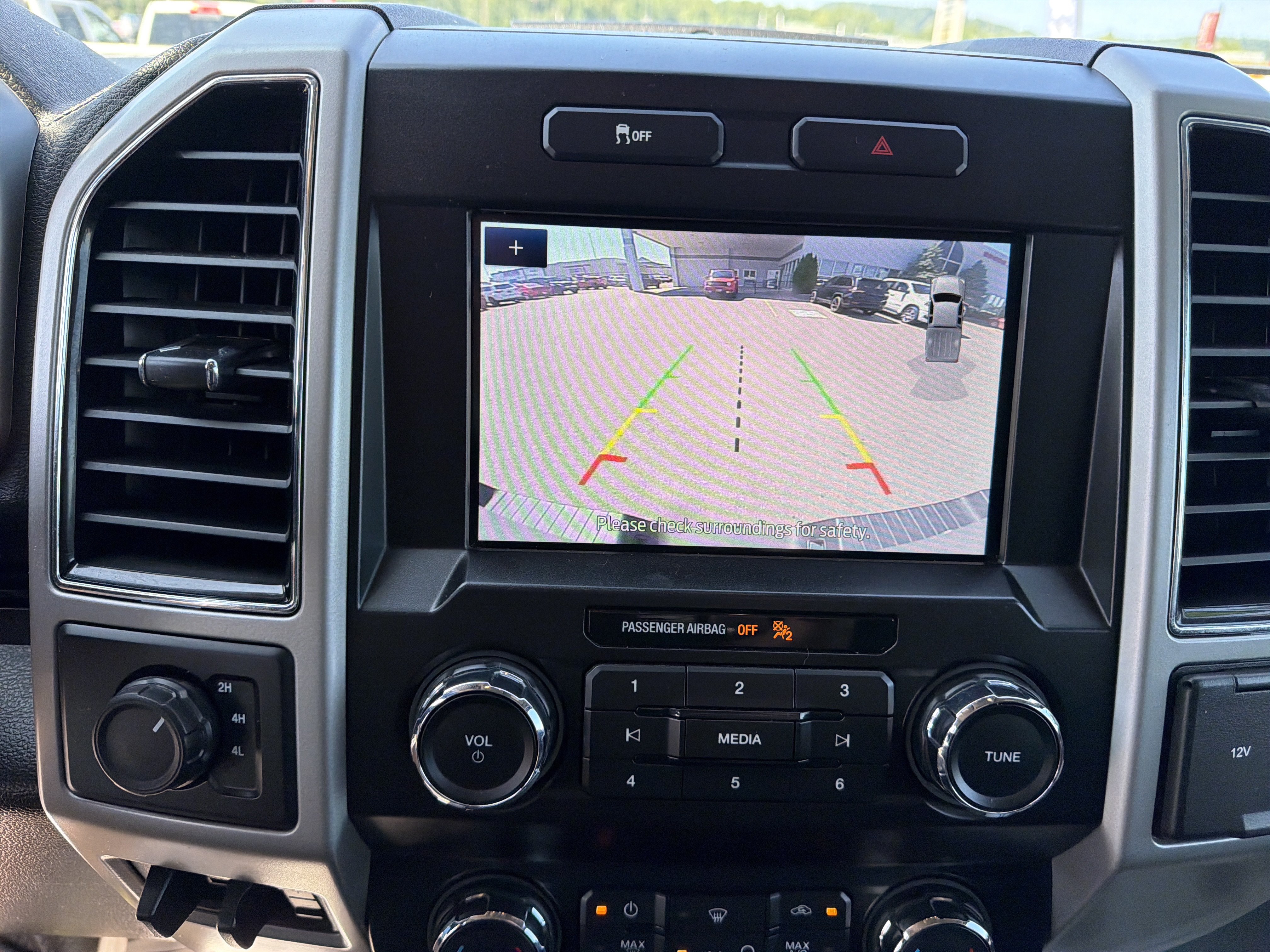 Used 2021 Ford F250 Lariat w/ Lariat Value Package AWD/4WD image 27