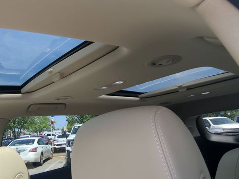 Used 2019 Buick Enclave Premium w/ Experience Buick Package FWD image 13