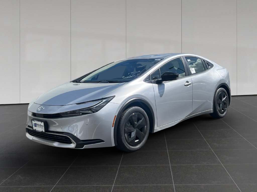 New 2027 Toyota Prius Plug-In Hybrid FWD image 1