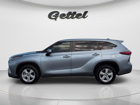 Used 2023 Toyota Highlander LE FWD image 8