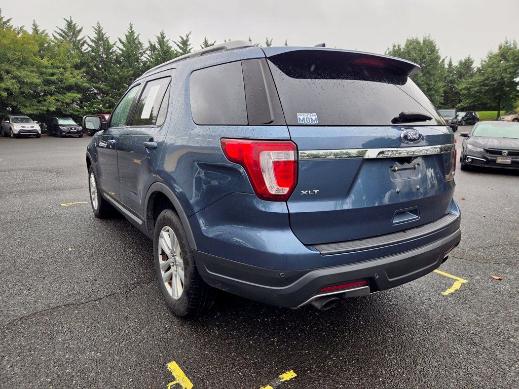 Used 2018 Ford Explorer XLT AWD/4WD image 5