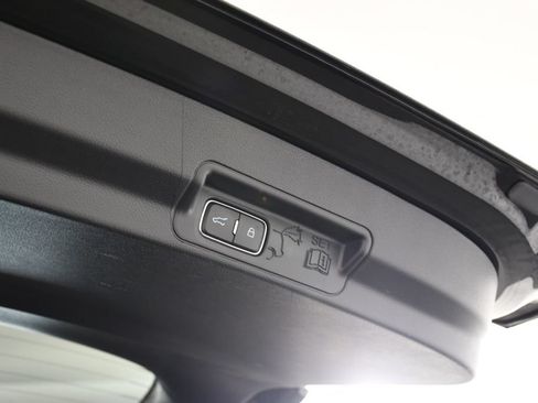 Used 2021 Ford Explorer Platinum w/ Equipment Group 601A AWD/4WD image 25