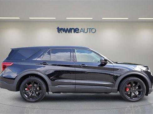 Used 2022 Ford Explorer ST w/ Equipment Group 401A image 5