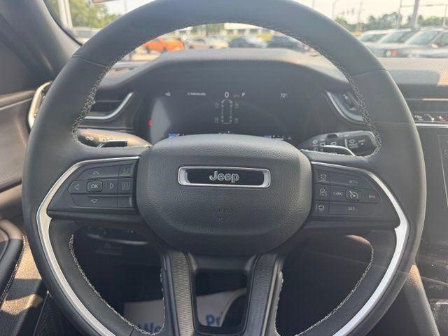 Used 2023 Jeep Grand Cherokee L Laredo AWD/4WD image 12