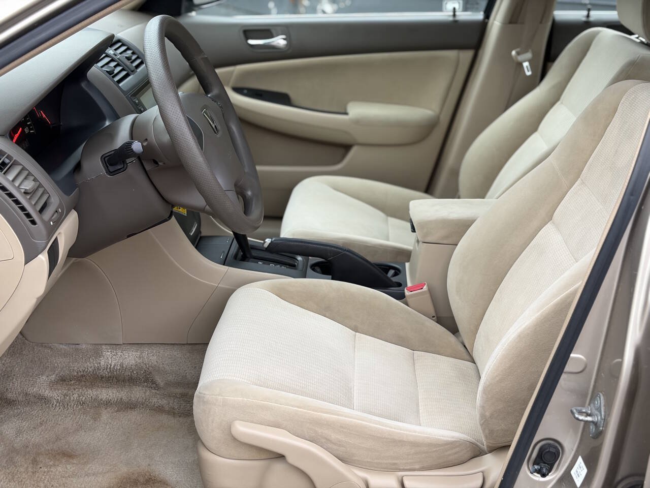 Used 2005 Honda Accord LX image 11