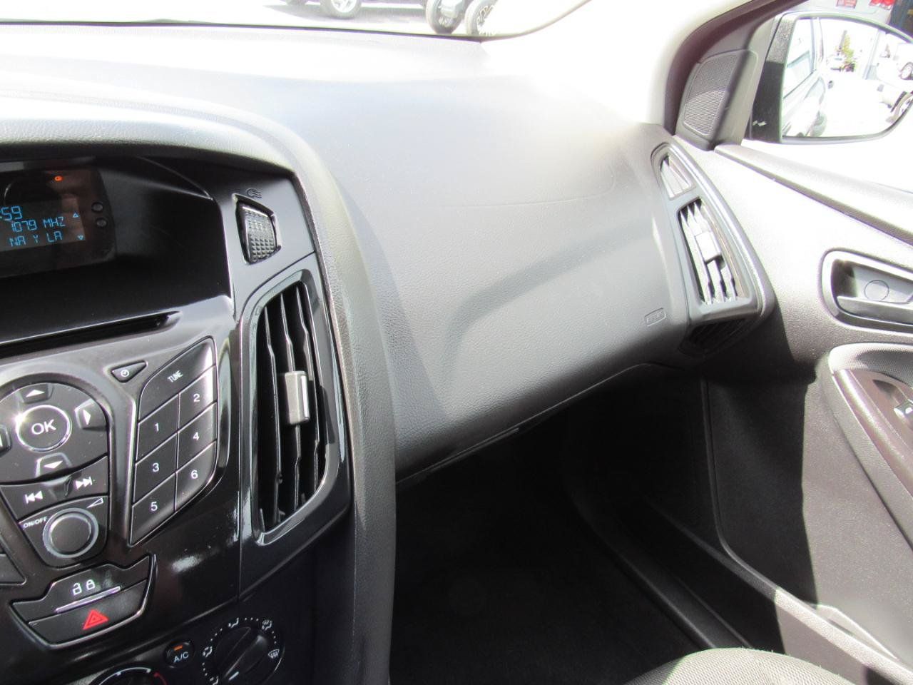 Used 2014 Ford Focus S FWD image 22