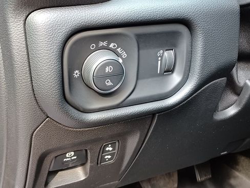 Used 2021 RAM 1500 Big Horn AWD/4WD image 9