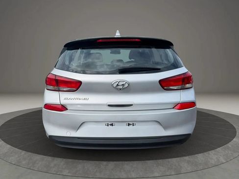 Used 2019 Hyundai Elantra GT FWD image 6