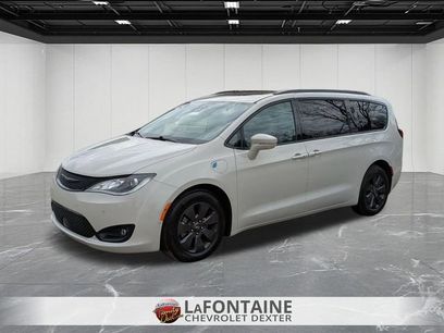 Used 2020 Chrysler Pacifica Limited w/ Advanced Safetytec Group