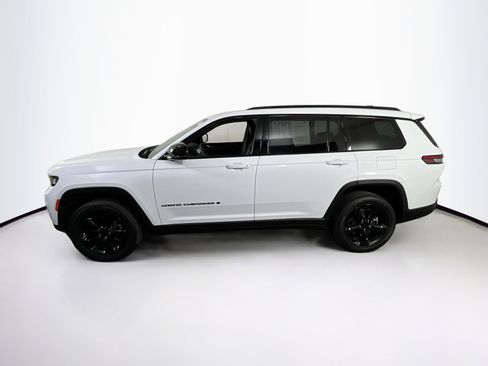 Used 2023 Jeep Grand Cherokee L Laredo image 8