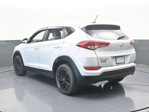 Used 2017 Hyundai Tucson SE image 4