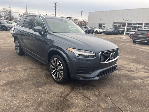Used 2021 Volvo XC90 T5 Momentum w/ Climate Package image 2