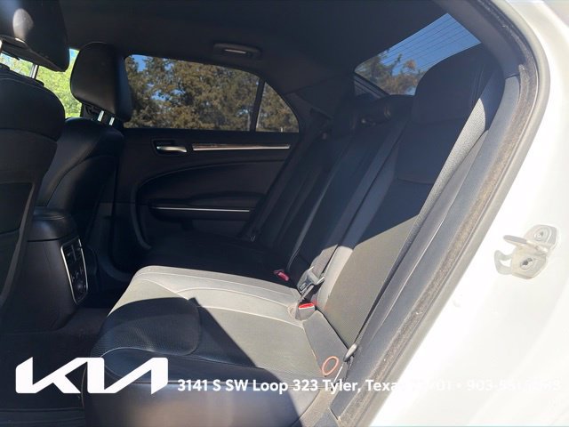 Used 2013 Chrysler 300 C RWD image 13