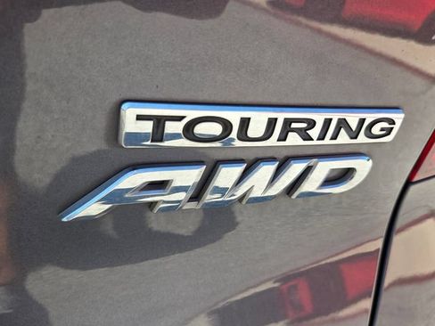 Used 2018 Honda Pilot Touring image 17