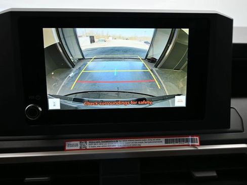 Used 2025 Toyota Tacoma SR image 12