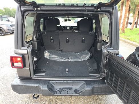 Used 2019 Jeep Wrangler Unlimited Sport S AWD/4WD image 9