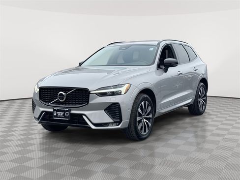 Certified 2025 Volvo XC60 B5 Plus image 2
