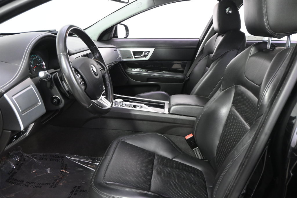Used 2014 Jaguar XF Supercharged RWD image 13
