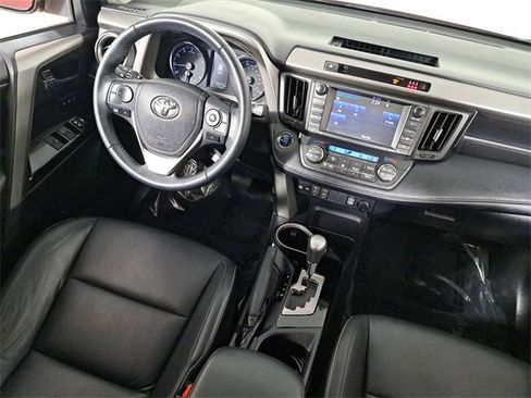 Used 2018 Toyota RAV4 Limited image 15