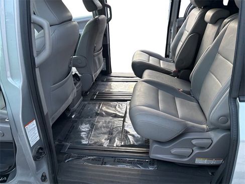 Used 2020 Toyota Sienna Limited Premium image 10