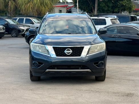 Used 2013 Nissan Pathfinder SV w/ Trailer Tow Pkg FWD image 2