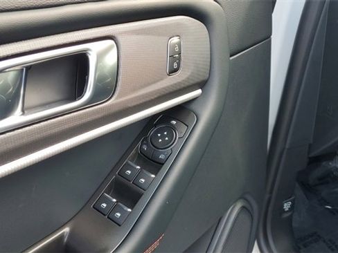 New 2025 Ford Explorer ST-Line w/ ST-Line Street Pack image 17