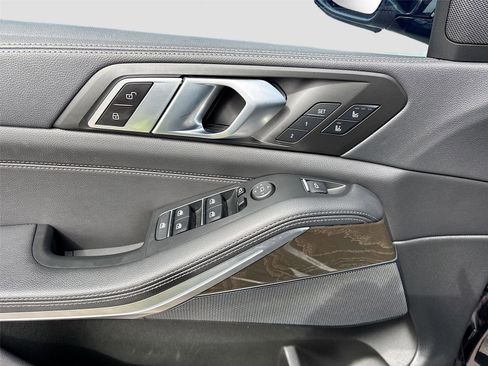 Used 2022 BMW X5 sDrive40i w/ Luxury Seating Package image 18