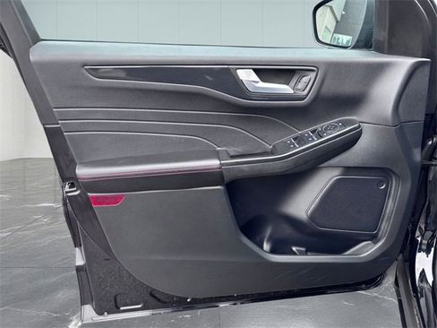 Used 2025 Ford Escape ST-Line image 12