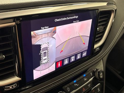 New 2027 Chrysler Pacifica Select FWD image 37