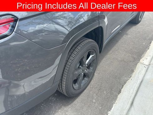 Used 2025 Jeep Grand Cherokee L Altitude RWD image 6