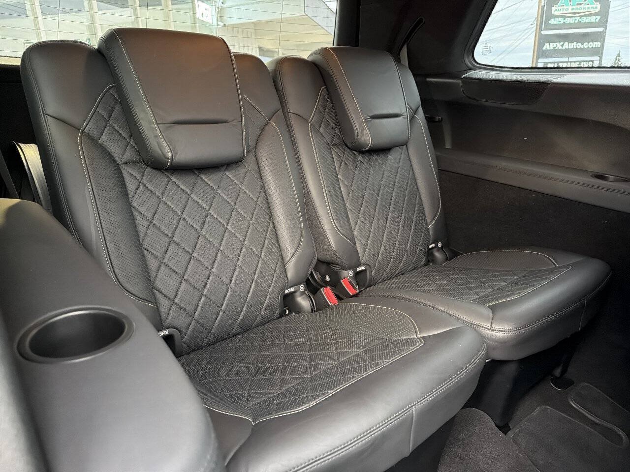 Used 2015 Mercedes-Benz GL 550 4MATIC w/ Driver Assistance Package image 31