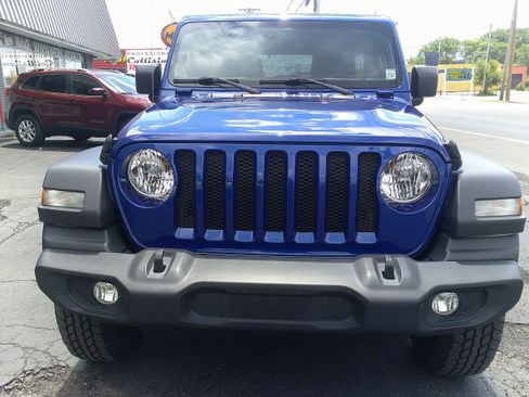 Used 2018 Jeep Wrangler Unlimited Sport AWD/4WD image 14