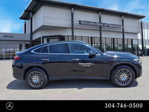 Used 2025 Mercedes-Benz GLC 300 4MATIC image 2