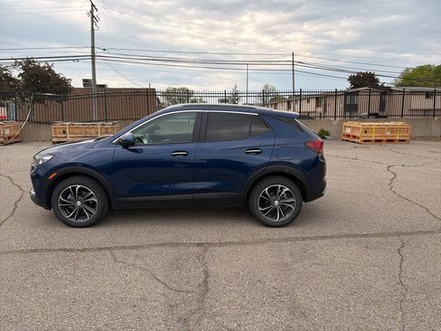 Used 2023 Buick Encore GX Select w/ Safety Package II FWD image 5