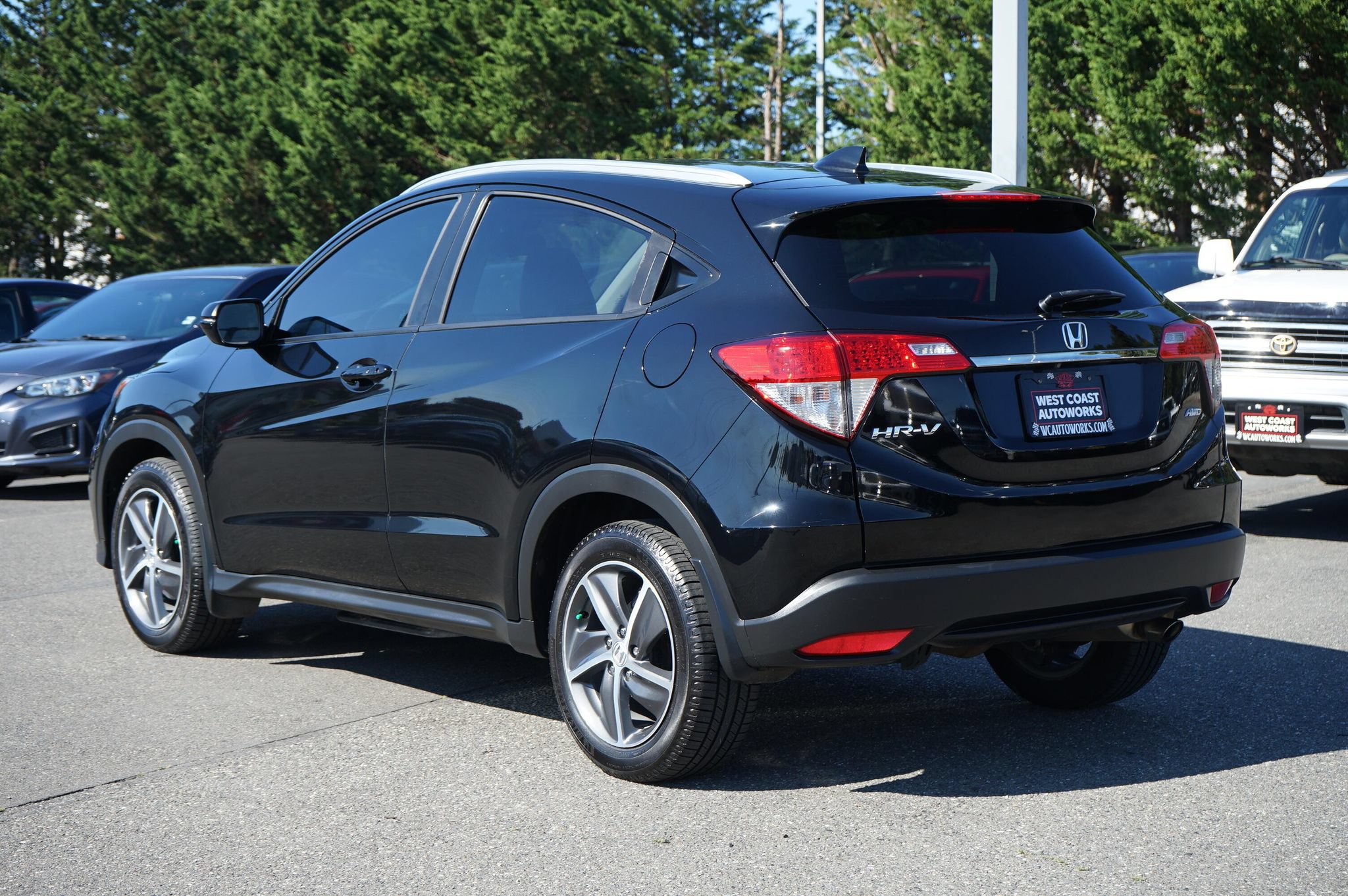 Used 2021 Honda HR-V EX-L image 3