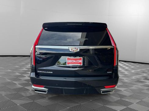 Used 2022 Cadillac Escalade Luxury w/ LPO, Floor Liner Package AWD/4WD image 5