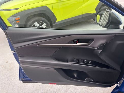 Used 2025 Toyota Camry LE image 20