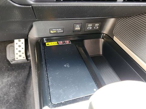 Used 2025 Toyota Camry SE FWD image 24